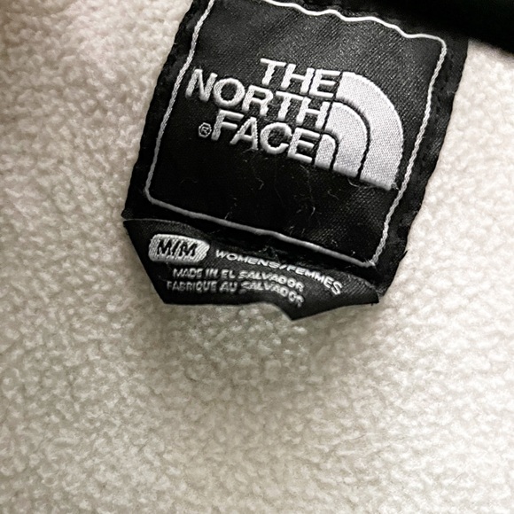 The Northface • Women’s Jacket •Med - Picture 13 of 15